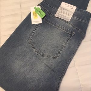 Ankle distressed jeggings